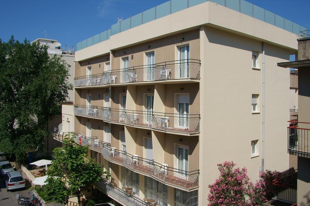 Hotel Esperia Каттоліка Екстер'єр фото