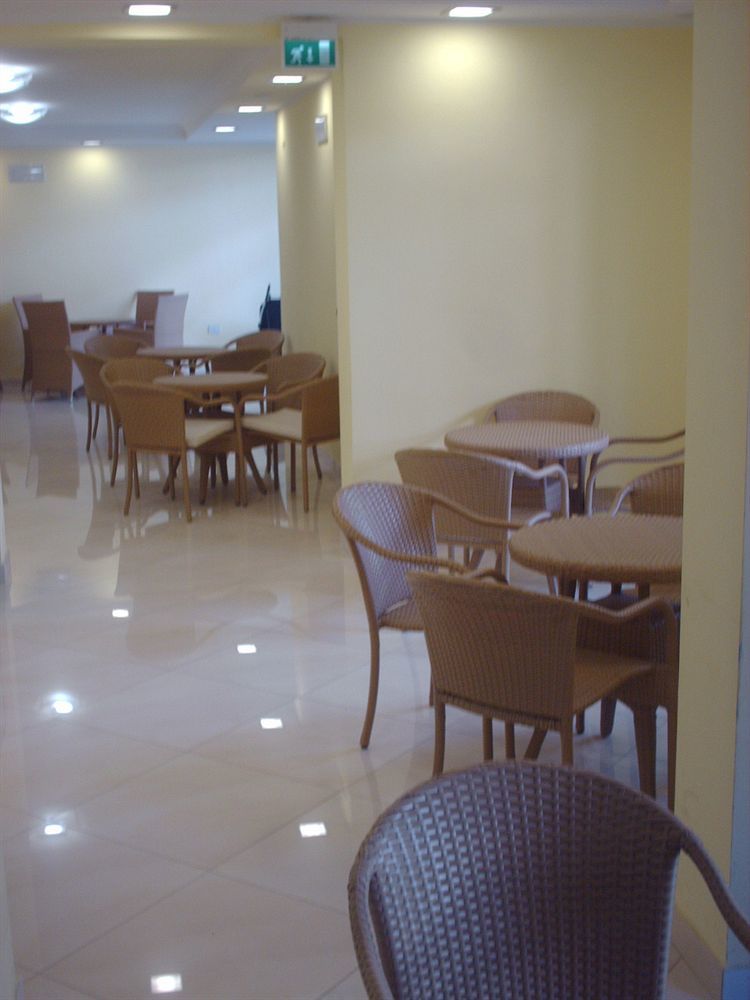 Hotel Esperia Каттоліка Екстер'єр фото