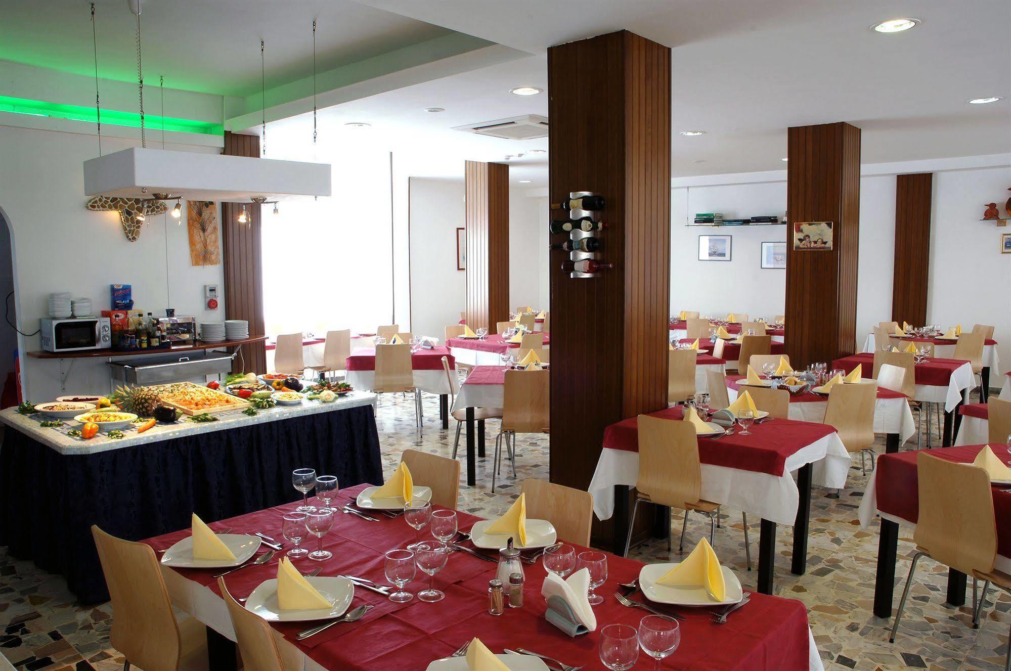 Hotel Esperia Каттоліка Екстер'єр фото