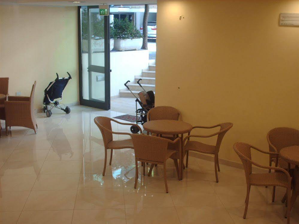Hotel Esperia Каттоліка Екстер'єр фото
